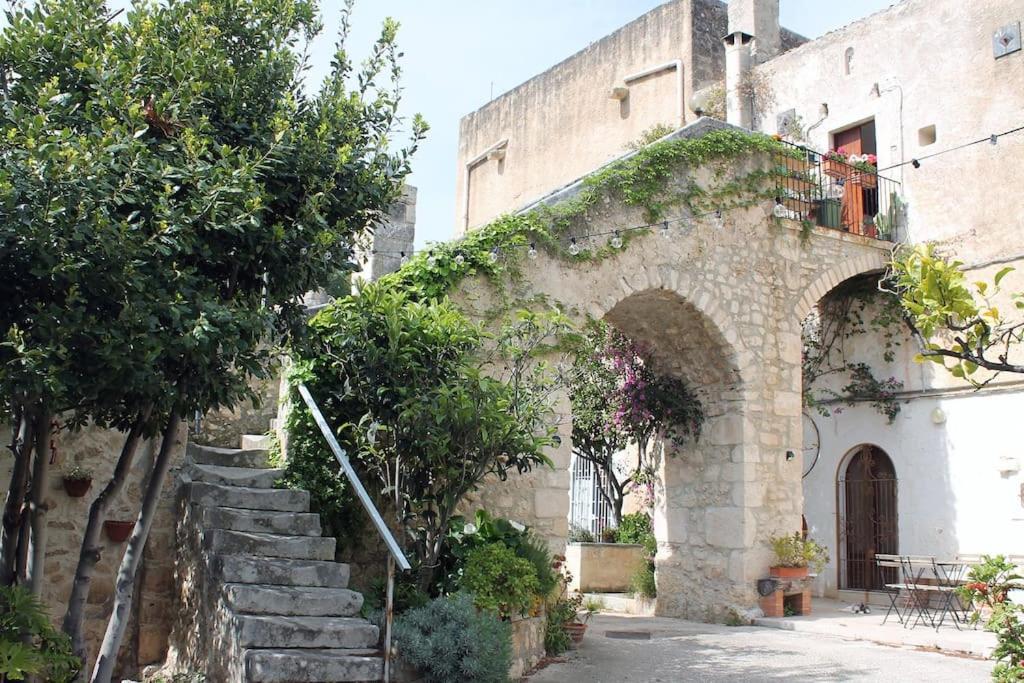 Casa Masseria Dell'800 Gargano. Le Mignole Монте-Сант'Анджело Екстер'єр фото